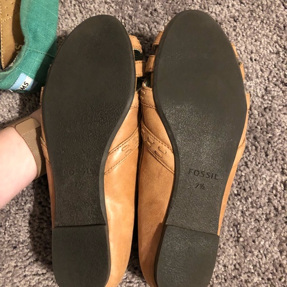 Fossil Leather Peep-Toe Flats - Picture 5 of 5